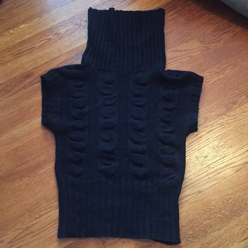 Sleeveless vest sweater